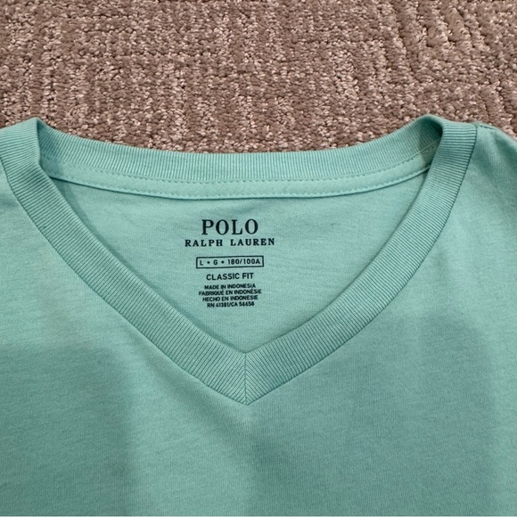 Polo by Ralph Lauren Men's V-Neck T-Shirt - Picture 3 of 4
